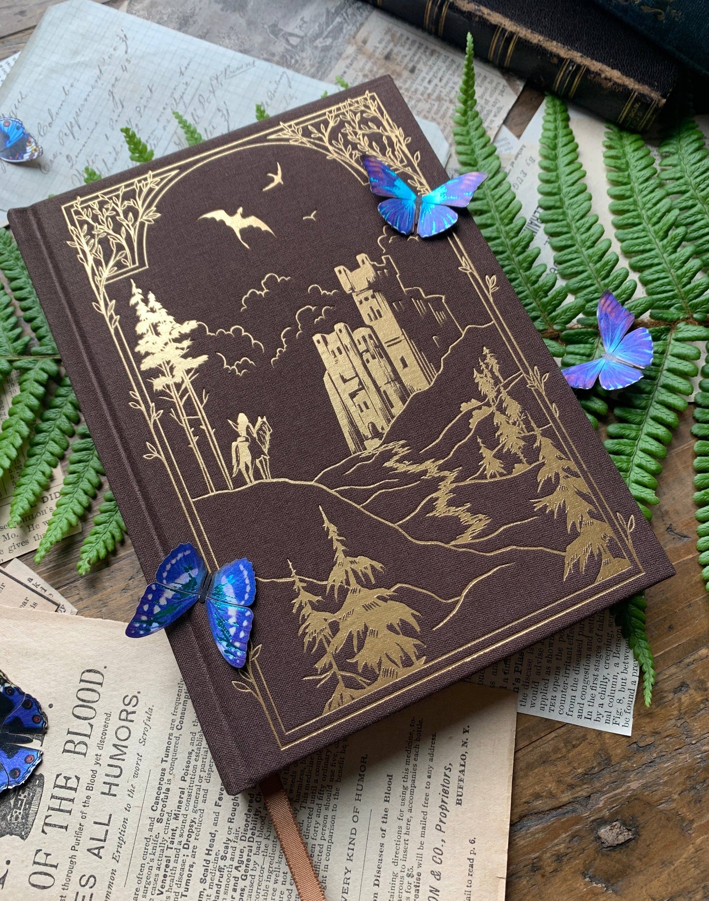 The Wanderer Dot Notebook
