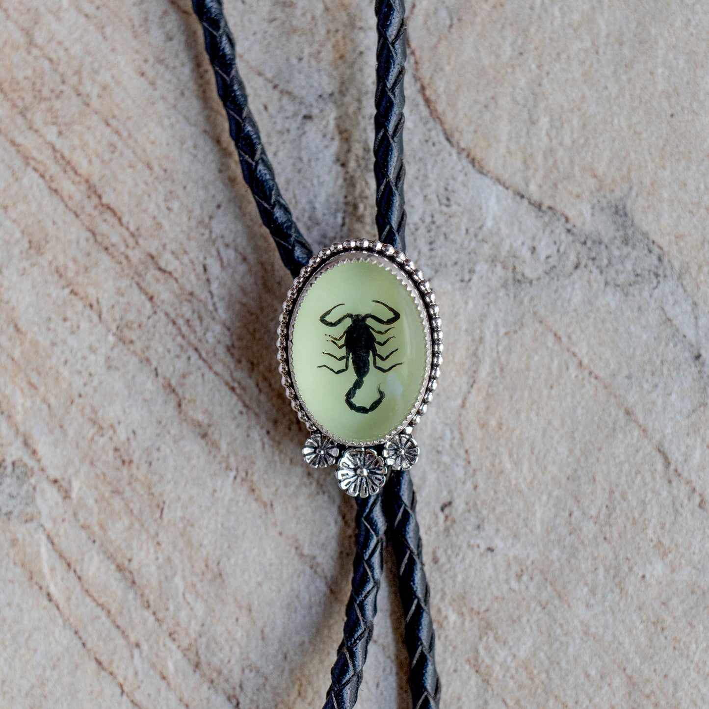 Black Glow In The Dark Scorpion Bolo